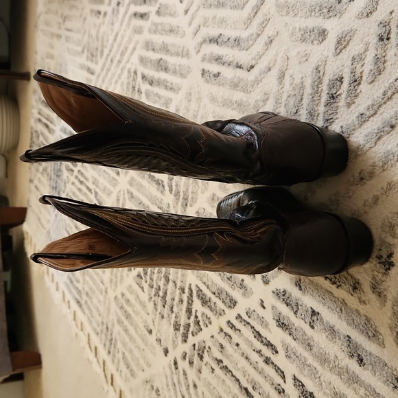 Boots - Picture 2 of 5